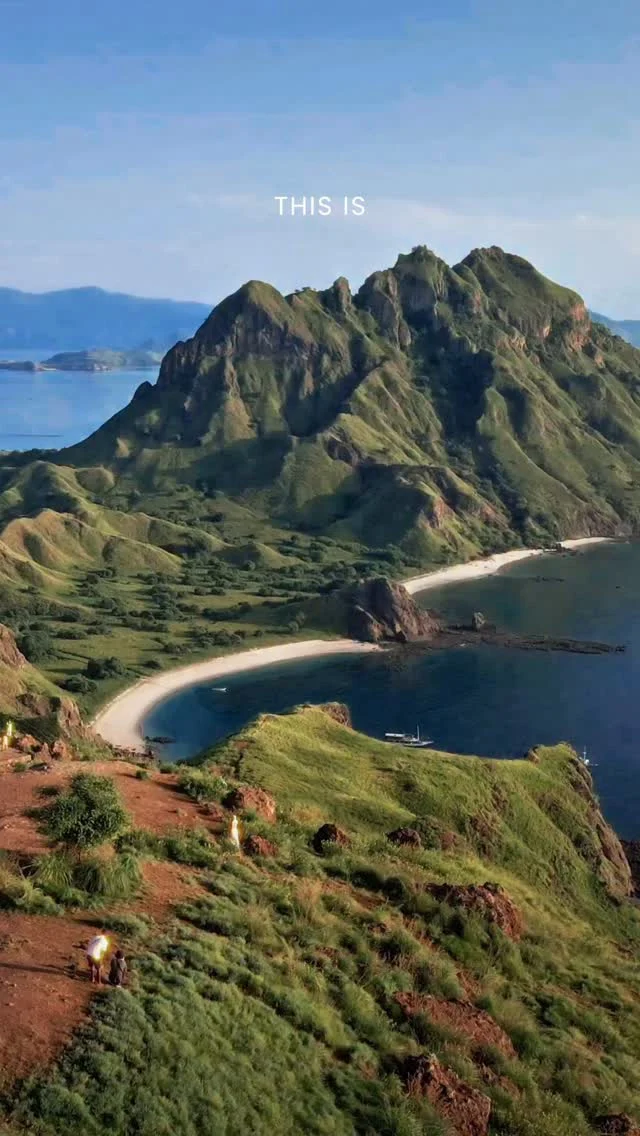 Epic landscapes. World-class reefs. Explore Komodo with us! 🐉🌊
The adventure you’ve been waiting for is finally here. BOOK YOUR DIVE WITH US TODAY!
.
#divekomodo #komodoindonesia #komododivetrip #dailytripkomodo #scubadivingkomodo